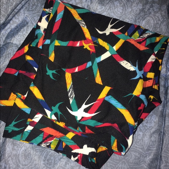LuLaroe TC Swallow and Ribbon leggings - Picture 1 of 3