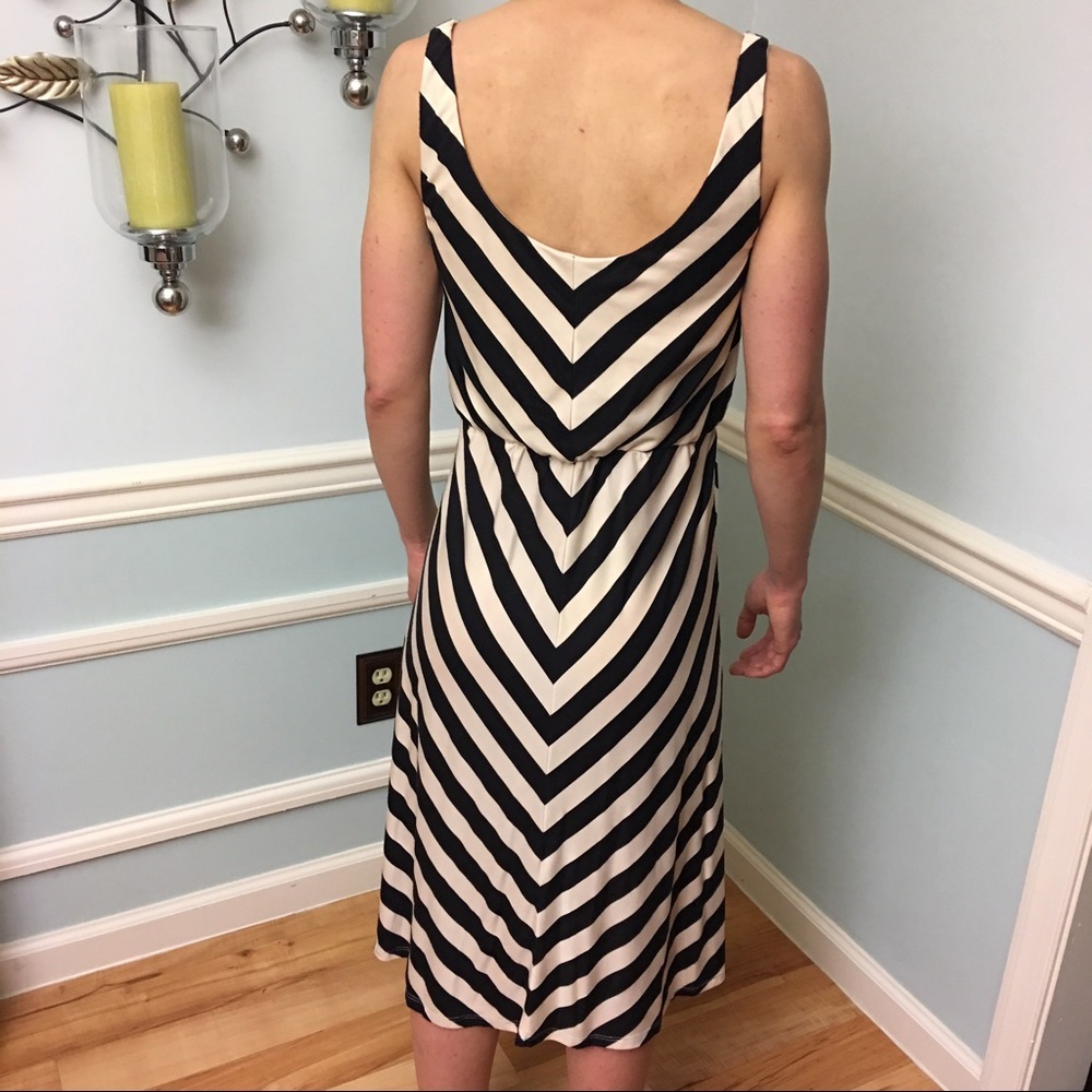 CCOπ»γ°Angieγ°V-striped dress - Picture 6 of 9