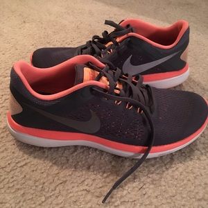 Nike Flex 2016 Run Sneakers