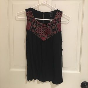 Black tank top with pattern neck line