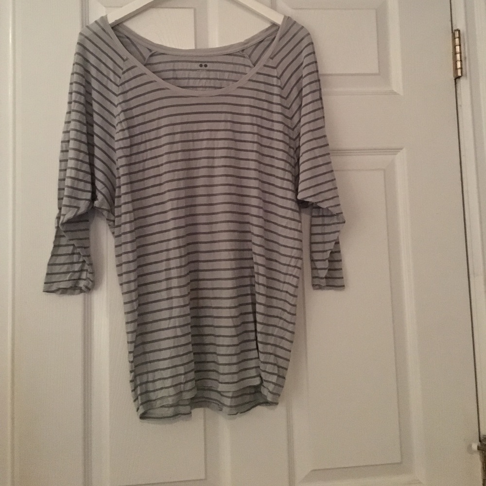 ❗️FINAL SALE❗️Three dots 3/4 sleeve top