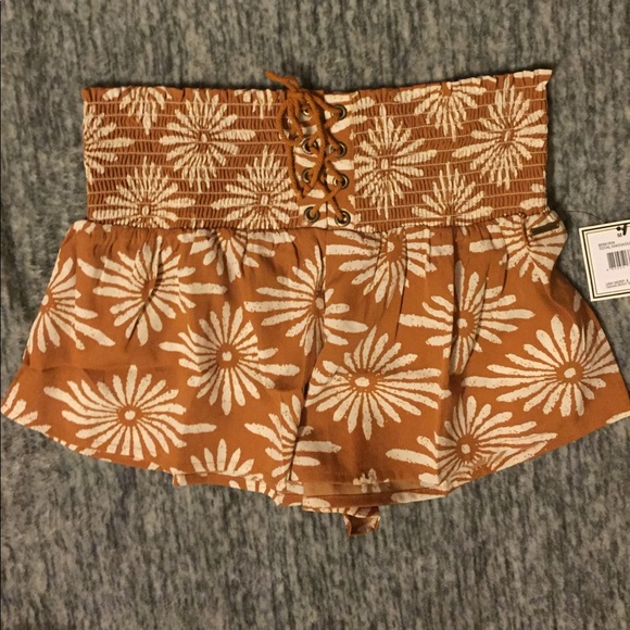 1 LEFT!! XS VOLCOM TOTAL KNOCKOUT SHORTS - Picture 3 of 4