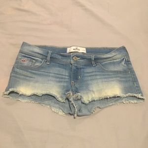 Beautiful faded light Jean shorts!
