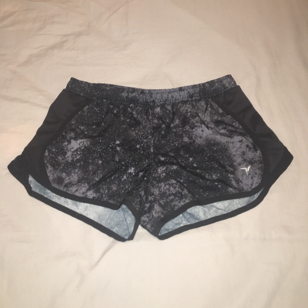 Super cute grey and black running shorts!