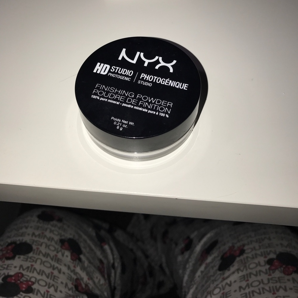 ❌SOLD❌ NYX Hd finishing powder