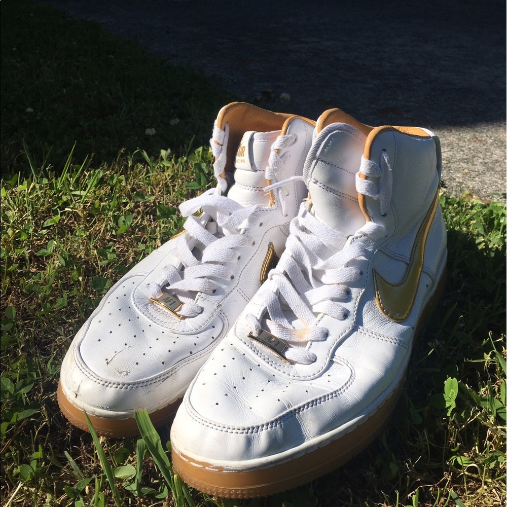 Men's NIKE sneakers SZ 10