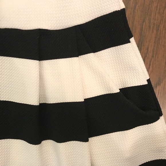 Black & White Striped Pleated Dress - Picture 2 of 3