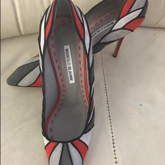 Authentic Manolo Blahnik pumps - Picture 2 of 5