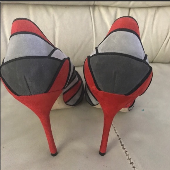Authentic Manolo Blahnik pumps - Picture 3 of 5