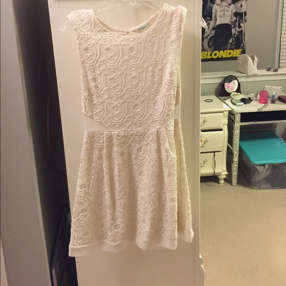 White lace dress
