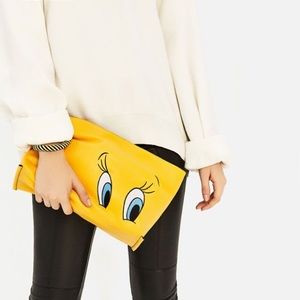 Zara Bags - Zara Looney Tunes tweety bird clutch Zara Bags - Zara Looney Tunes tweety bird clutch