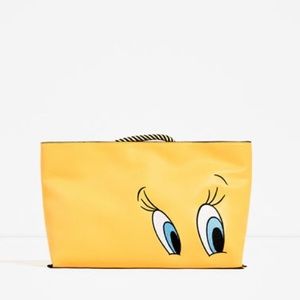 Zara Bags - Zara Looney Tunes tweety bird clutch Zara Bags - Zara Looney Tunes tweety bird clutch