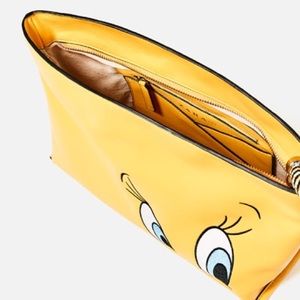 Zara Bags - Zara Looney Tunes tweety bird clutch Zara Bags - Zara Looney Tunes tweety bird clutch