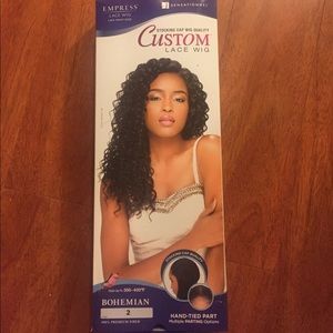 Brand New, Never Worn Wavy/Curly Lace Front Wig