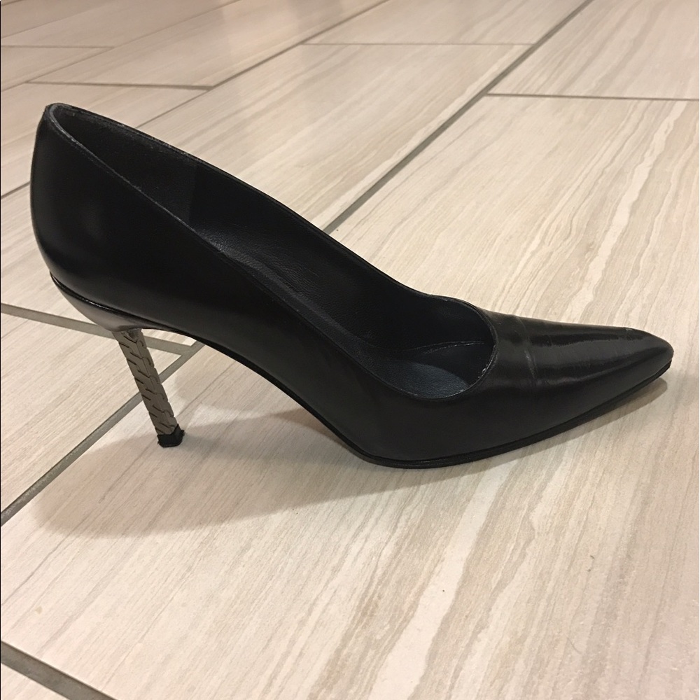 Stuart "Desiree" Weitzman Pump