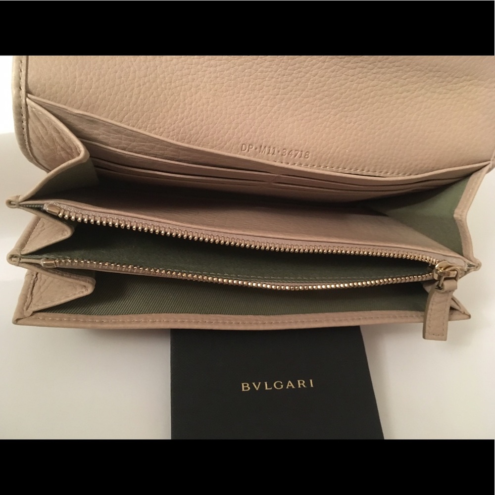 ❌SOLD❌BVLGARI 💯Authentic Grained Leather Wallet - Picture 4 of 8