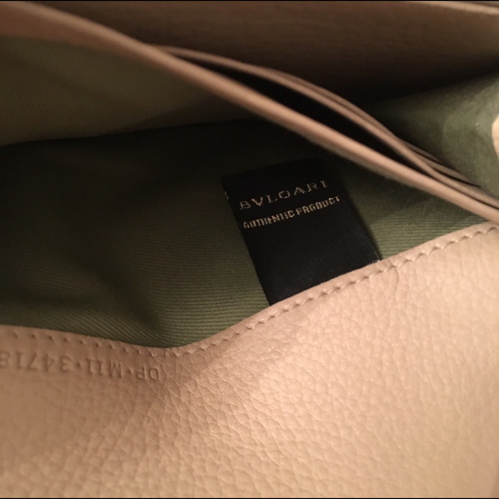 ❌SOLD❌BVLGARI 💯Authentic Grained Leather Wallet - Picture 8 of 8
