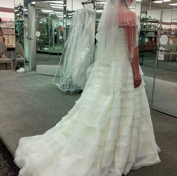 Vera Wang Wedding Gown