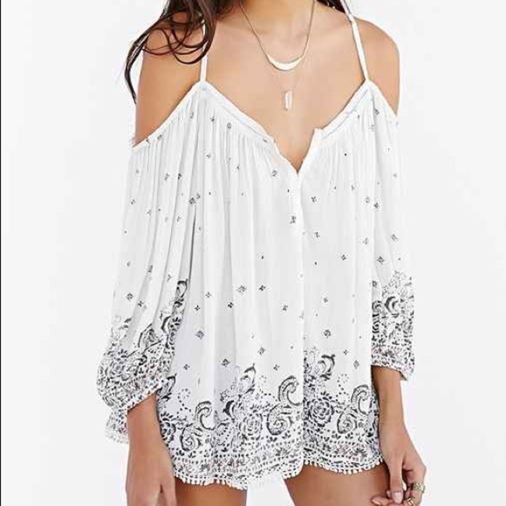 Cold shoulder top