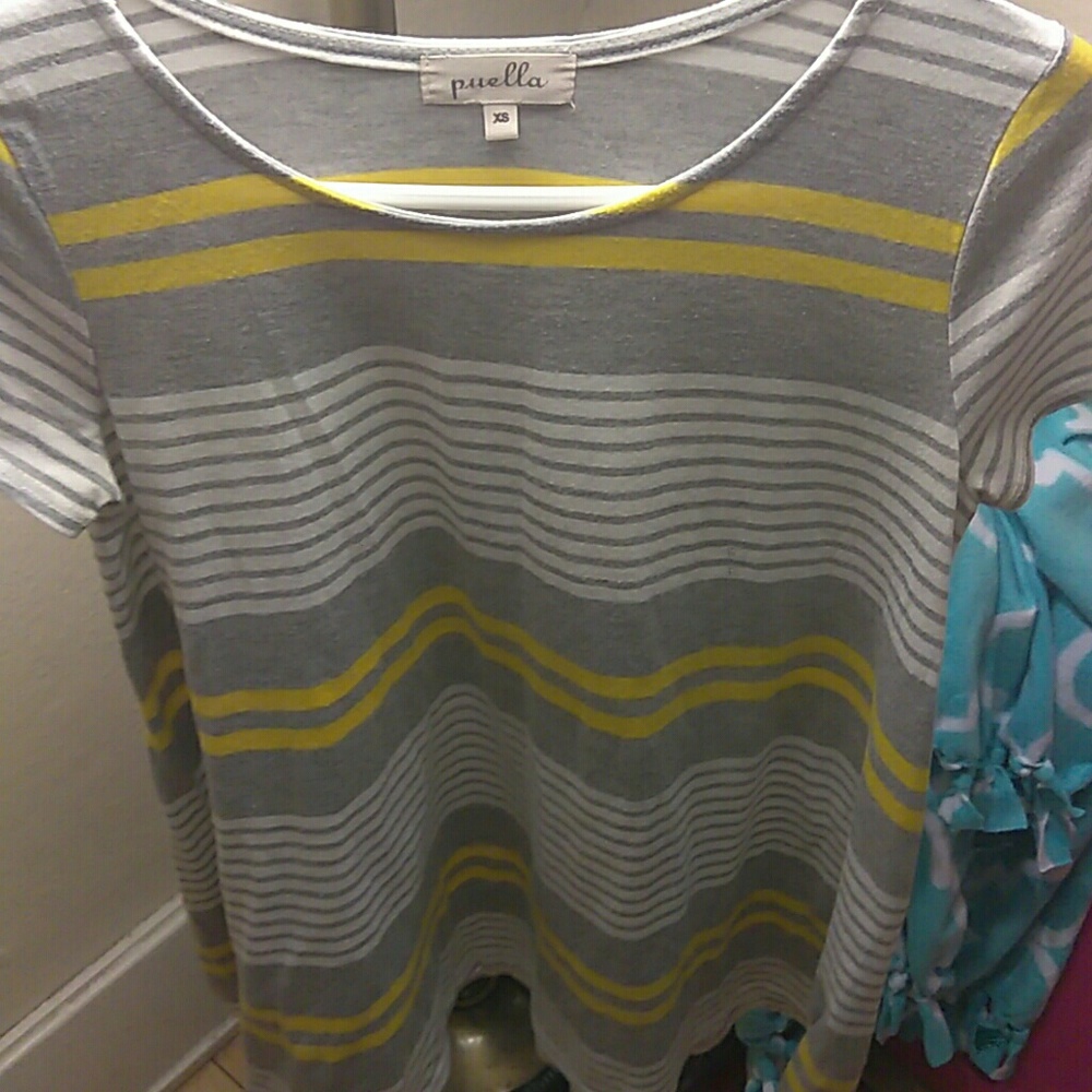 Very cute and fun flowy shirt