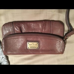Fossil Clutch