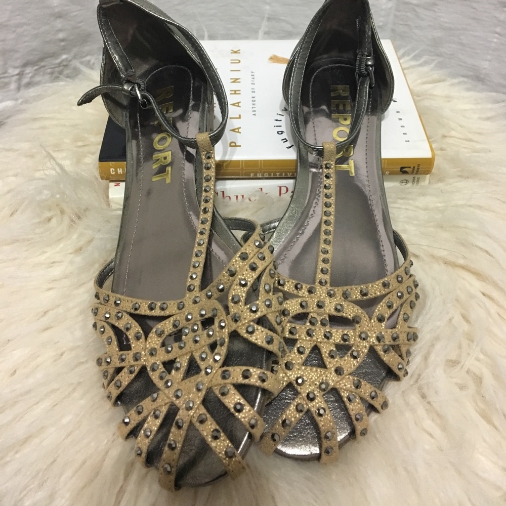 Report Felecia T Strap Flat Sandal