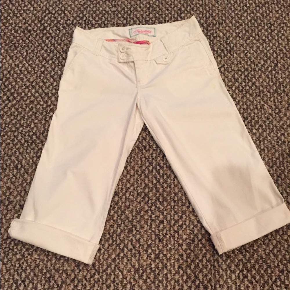 White Abercrombie stretch Capri pants