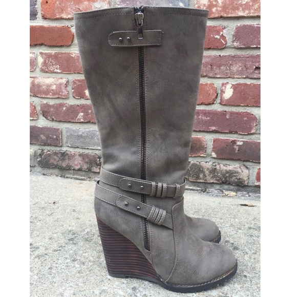 Wedge Boot - Picture 2 of 3
