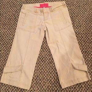 Khaki Abercrombie Stretch Capri pants