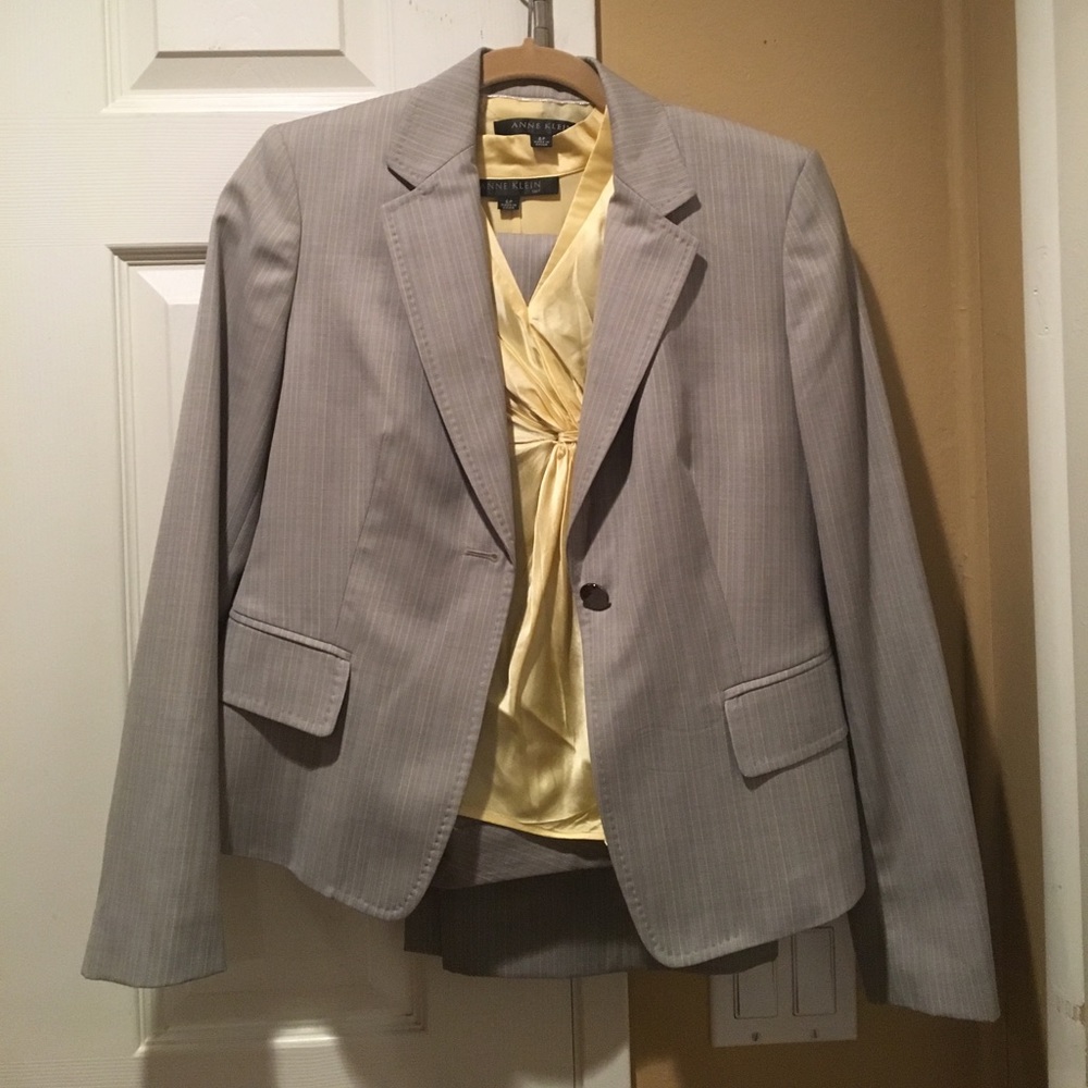 Women's business suit, 6P