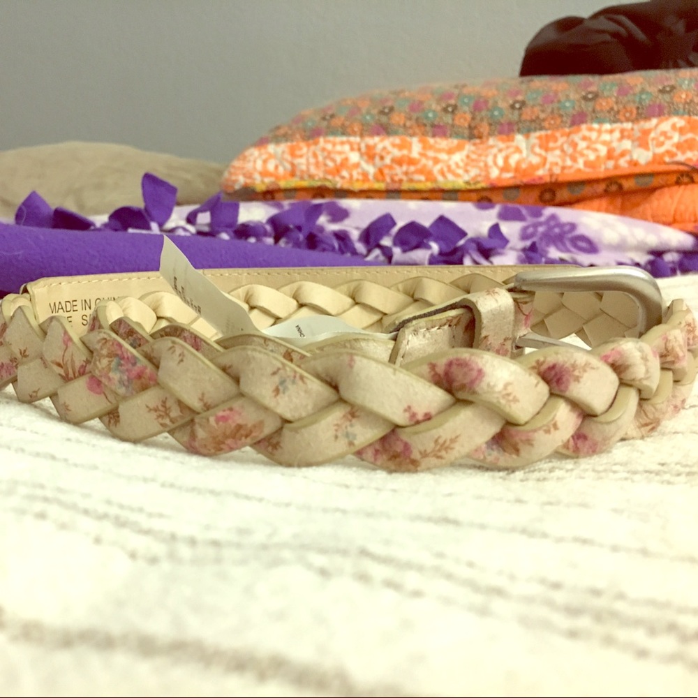 Forever 21 Flower Belt