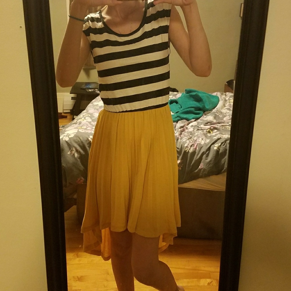 *final price* Striped pleated dress