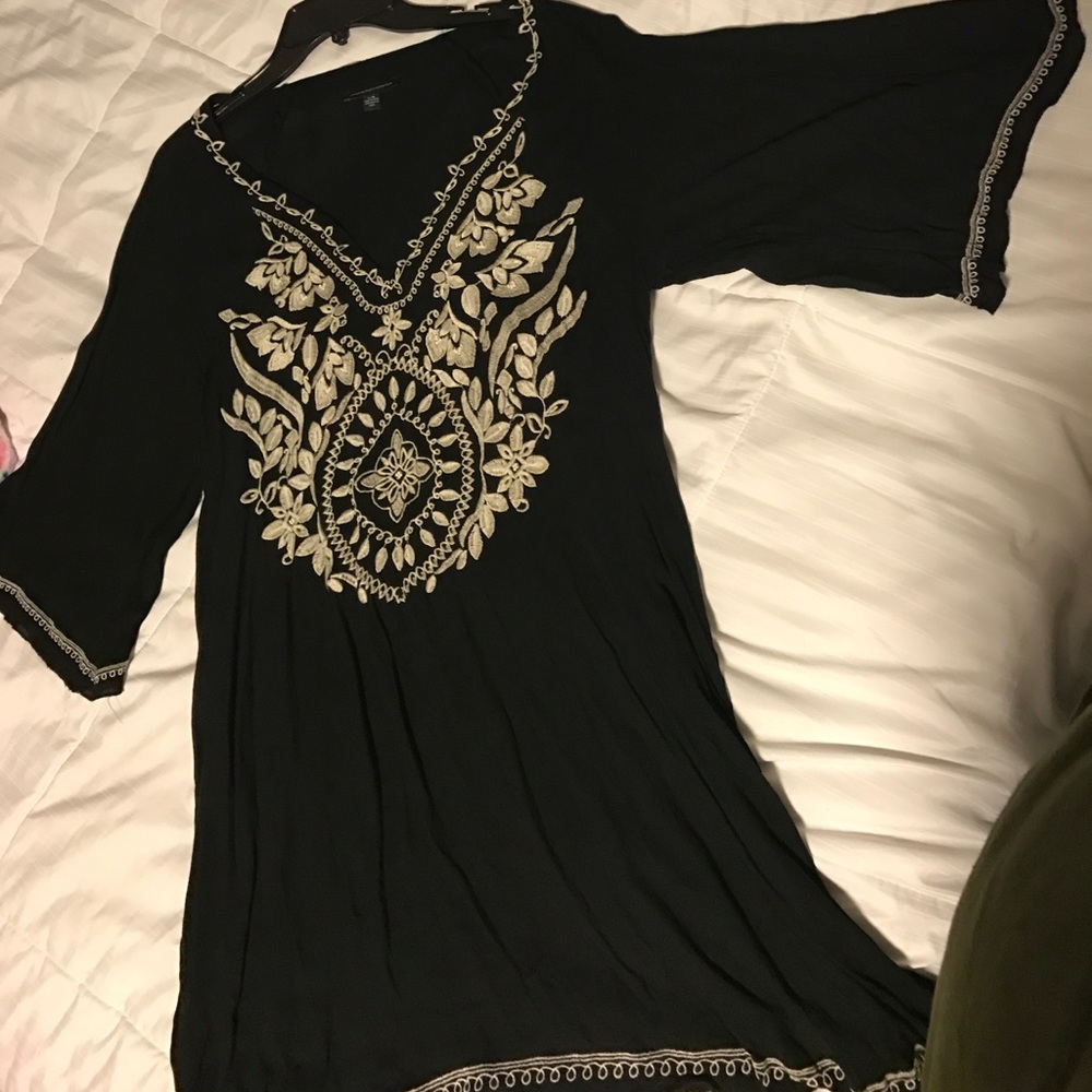 BEAUTIFUL EMBROIDED DRESS