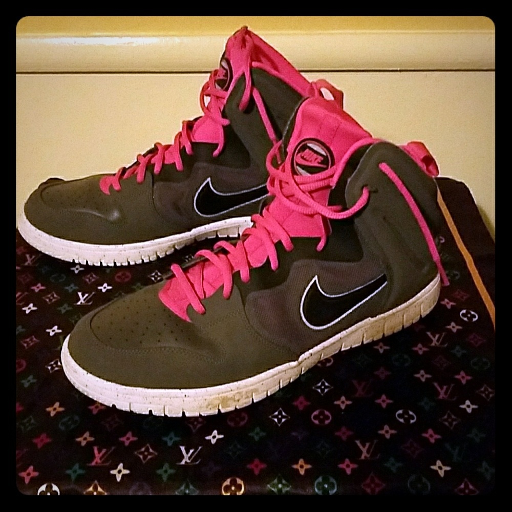 Nike Dunk Free Gray/Pink shoes - Mint!