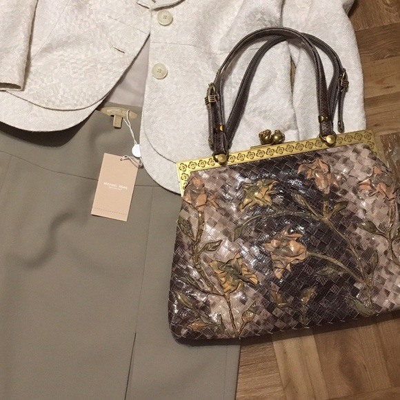 Bottega Veneta Flowers Handbag Limited w #Plaque - Picture 3 of 4