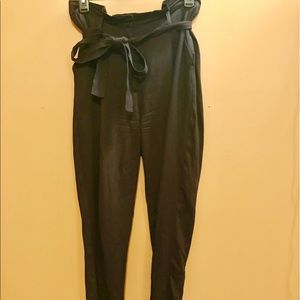 Black high waisted trousers with bow! 🎀