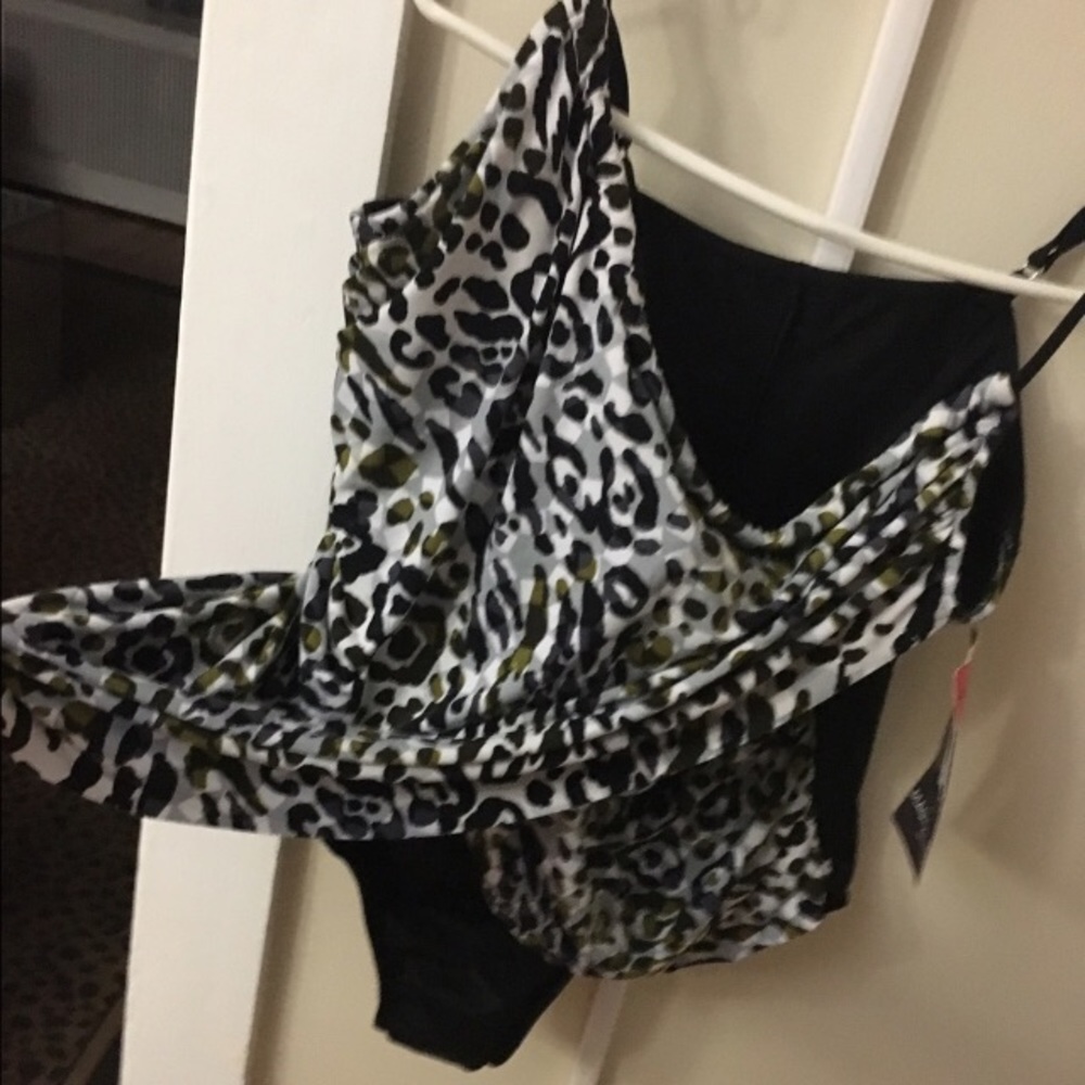 NEW MIRACLESUIT ANIMAL-PRINT ONEPIECE