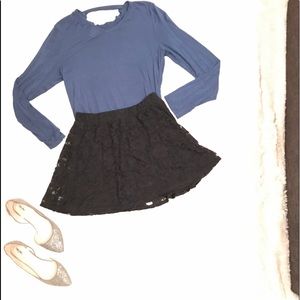 BLACK LACE MINI SKIRT