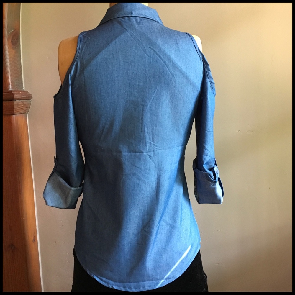 Cold-Shoulder Chambray Blouse - Picture 6 of 7