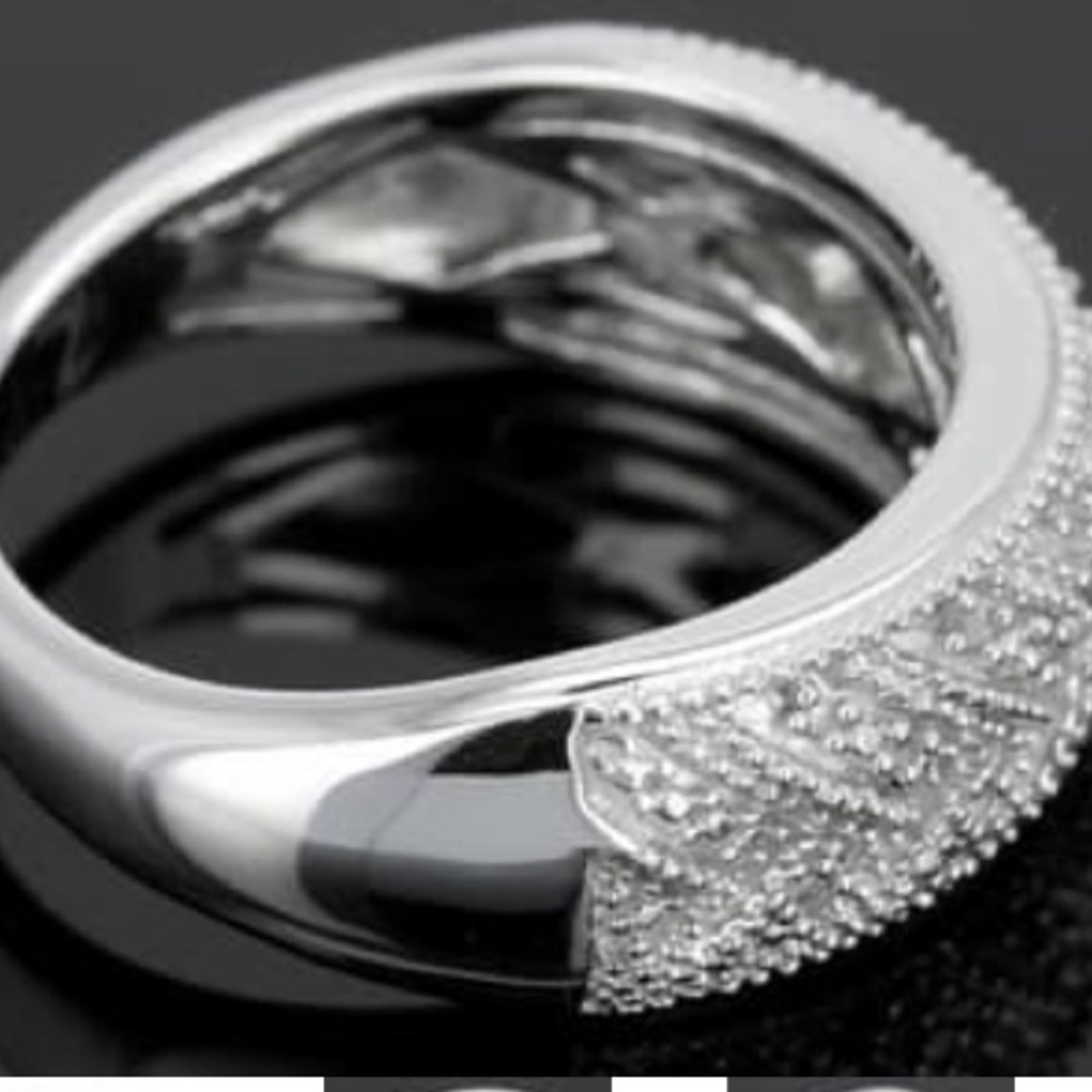 Woman's ring - Picture 3 of 6