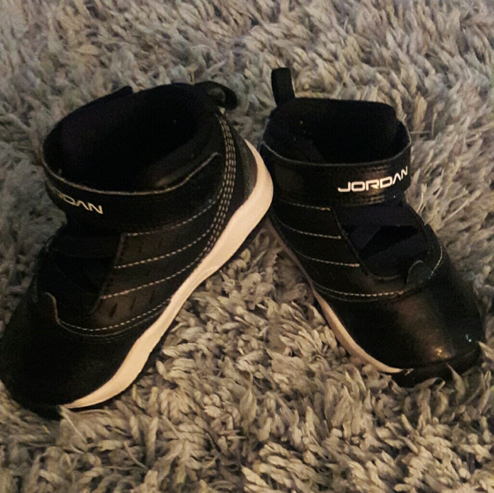 Boy's Black and White Jordan's  (Size 6C)