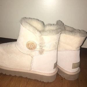 Light tan ankle high uggs