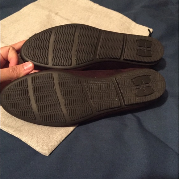 🎉Make an Offer ! Hogan SLIP ON with tassels - Picture 2 of 5