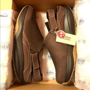 MBT MENS UNONO CHOCOLATE SLINGBACK CLOGS