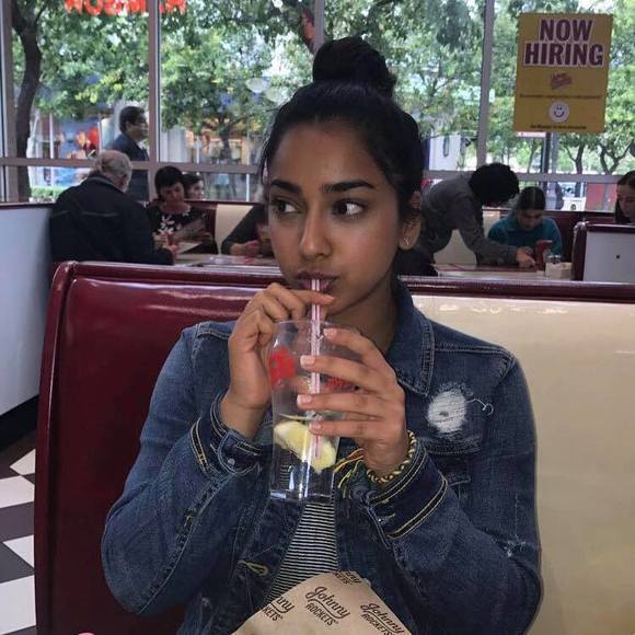 Meet your Posher, Aakriti - Picture 1 of 1