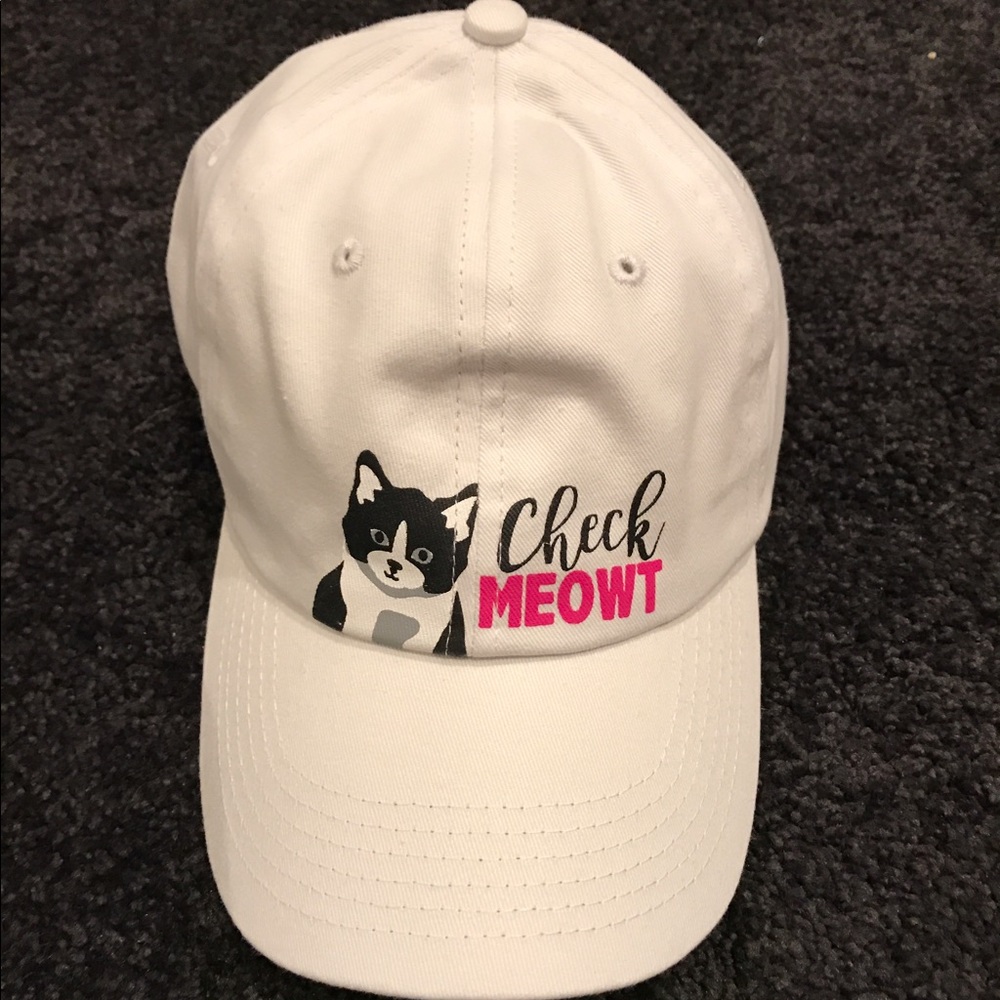 Cat hat 🐱 - Picture 2 of 3