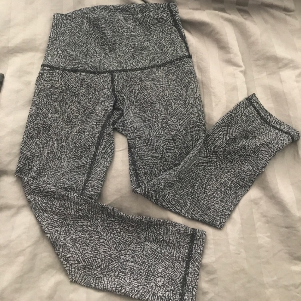 NWOT lululemon crops!