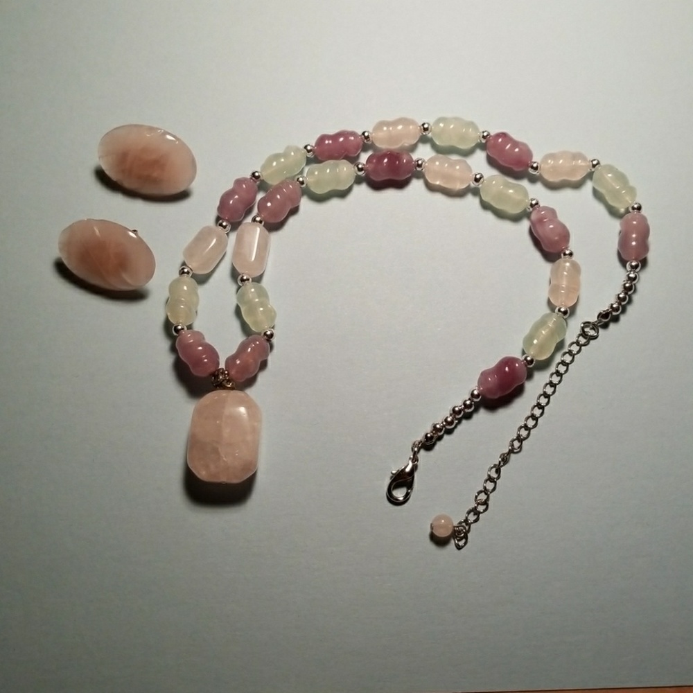 Necklace and earring set.