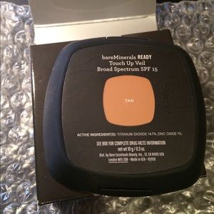 Bare minerals pressed powder in tan