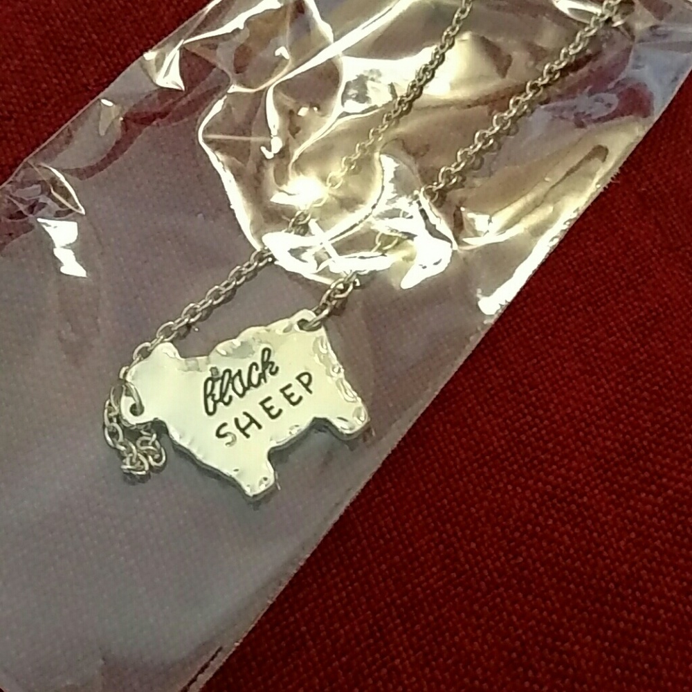 Black sheep necklace jewelry chain gold colored - Picture 3 of 6